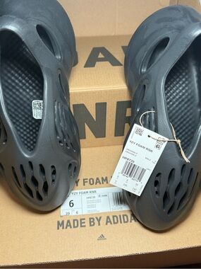 adidas Kids YZY Foam RNR Clogs - Black